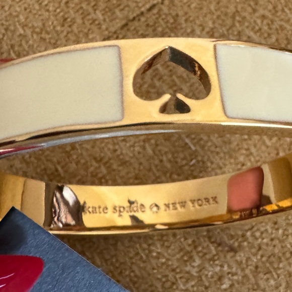 Kate Spade New York Hole Punch Spade 10mm Spade Hinge Bangle - Picture 3 of 6